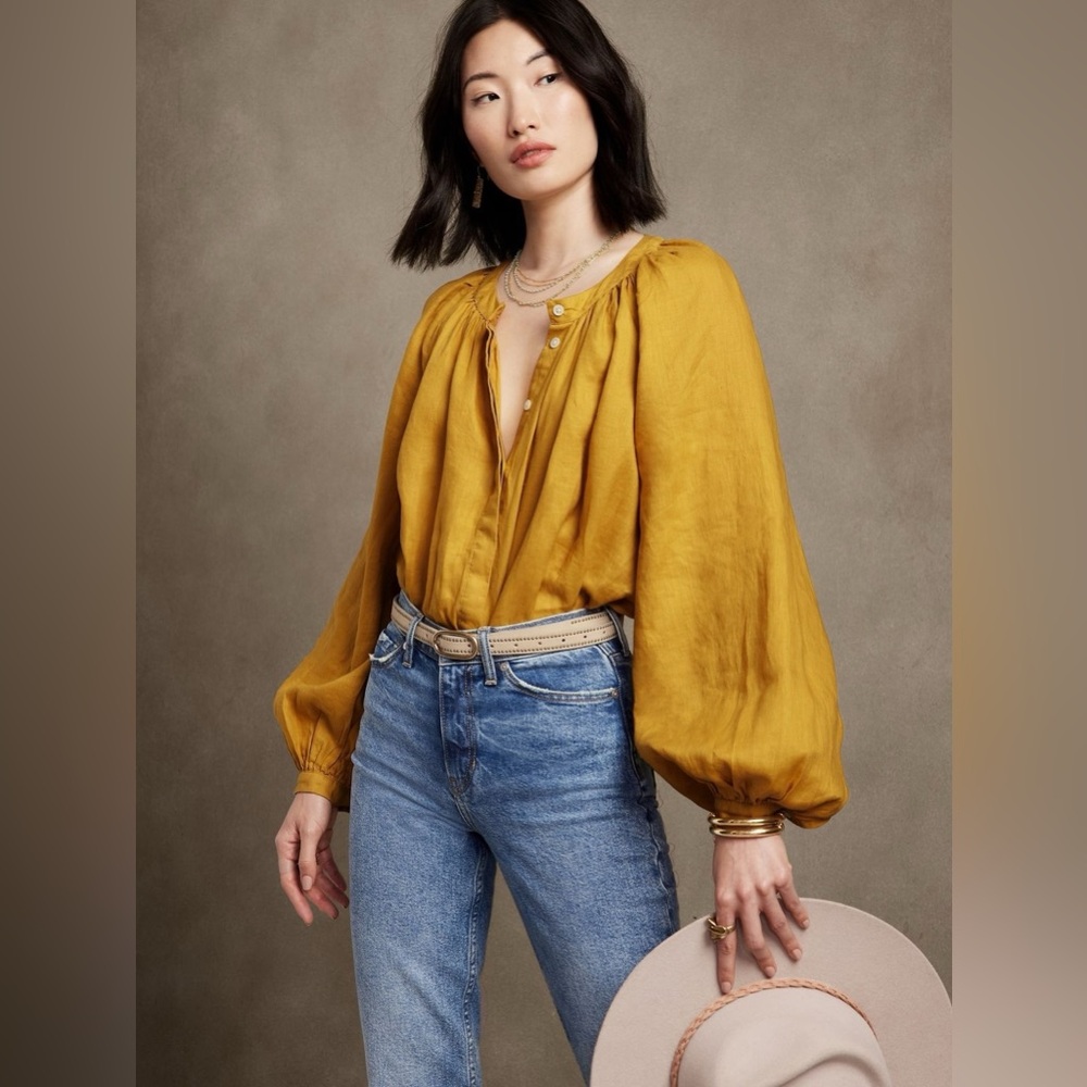 NWT Banana Republic Linen Blouse